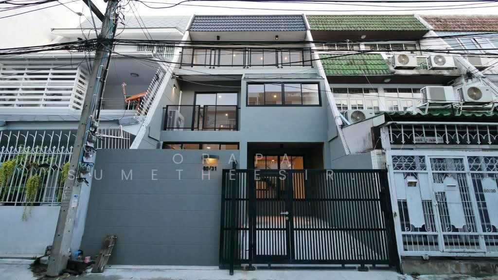 Townhouse in Bangkok, Krung Thep Maha Nakhon, Thailand 3 - 17863249