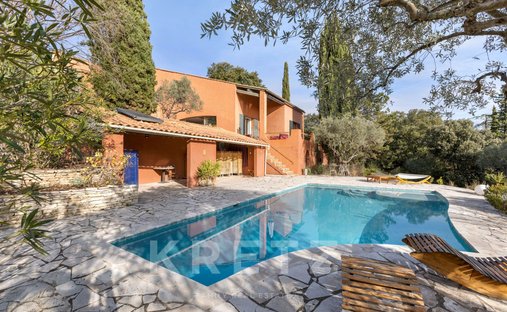 House in Villeneuve, Provence-Alpes-Côte d'Azur, France 1