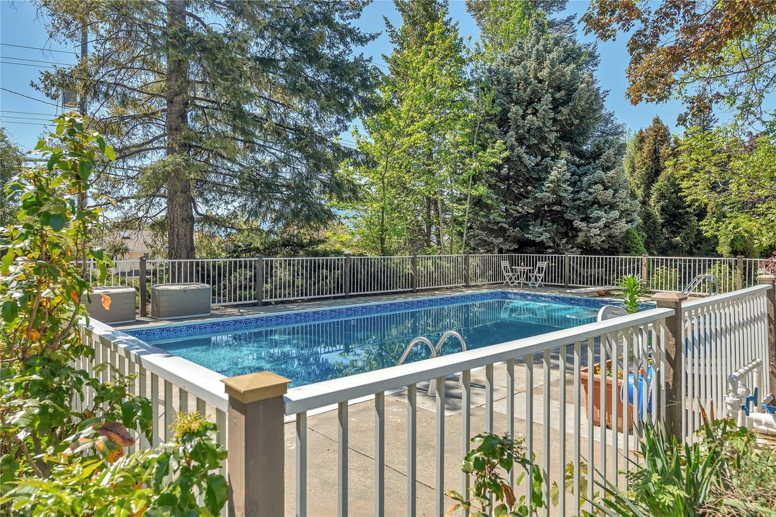 House in Penticton, British Columbia, Canada 2 - 17864708