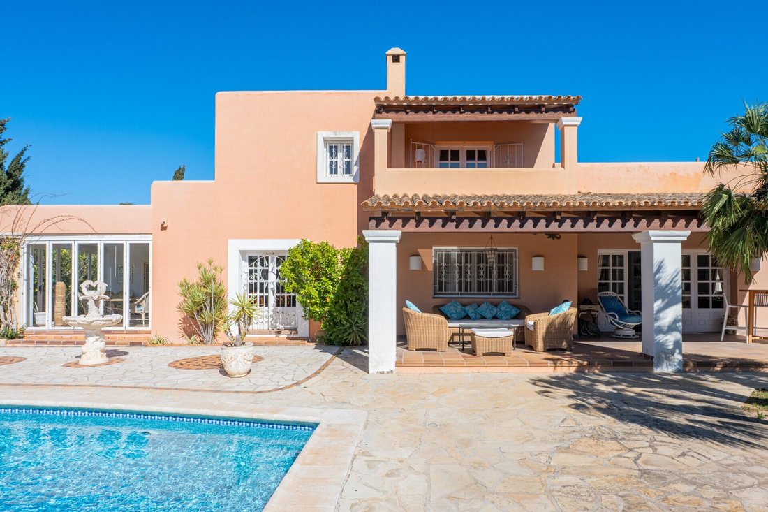 Villa in S'Argamassa, Santa Eularia des Riu, Balearic Islands 3 - 17862380