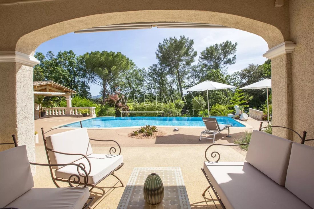 Villa in La Motte, Provence-Alpes-Côte d'Azur, France 1 - 17862450
