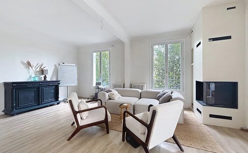 House in Les bords de l'Yerres, Brunoy, France 1