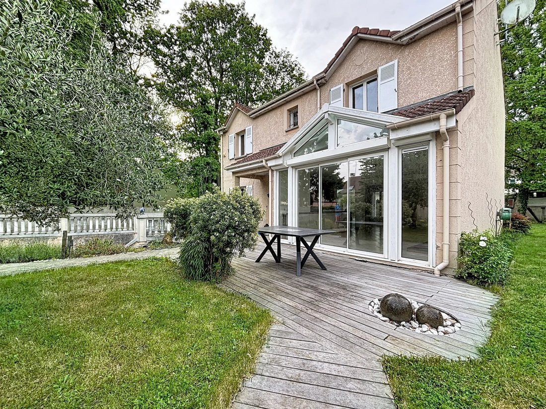 House in Yerres, Ile-de-France, France 1 - 17862769
