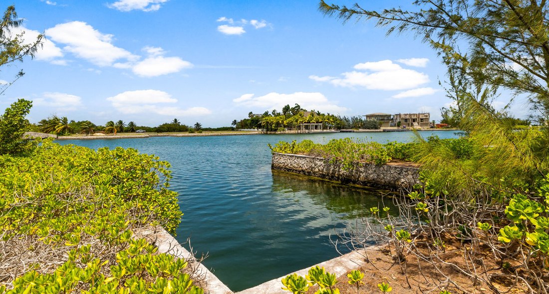 Land in North Sound Estates, Bodden Town, Cayman Islands 5 - 17867034