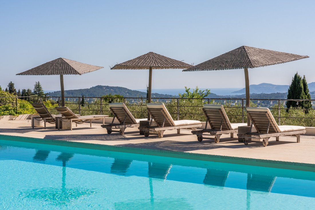House in Grasse, Provence-Alpes-Côte d'Azur, France 1 - 17863965