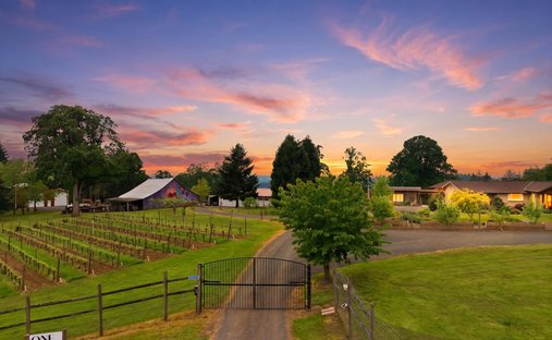 House in Turner, Oregon, United States 1