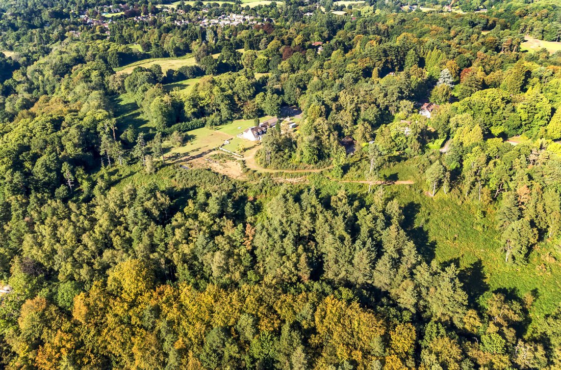 House in Hindhead, Grayshott, England 4 - 17861073