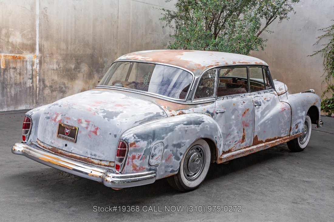 Mercedes-Benz 300D Adenauer in Los Angeles, CA 5 - 17862943