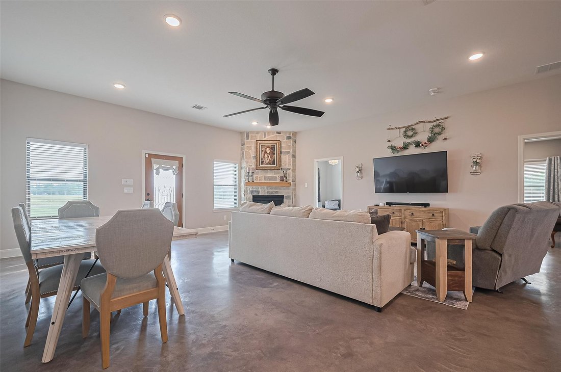 House in Guy, Texas, United States 5 - 17861245