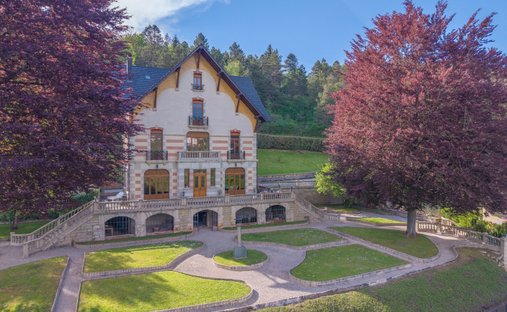 House in Clairvaux-les-Lacs, Bourgogne – Franche-Comté, France 1