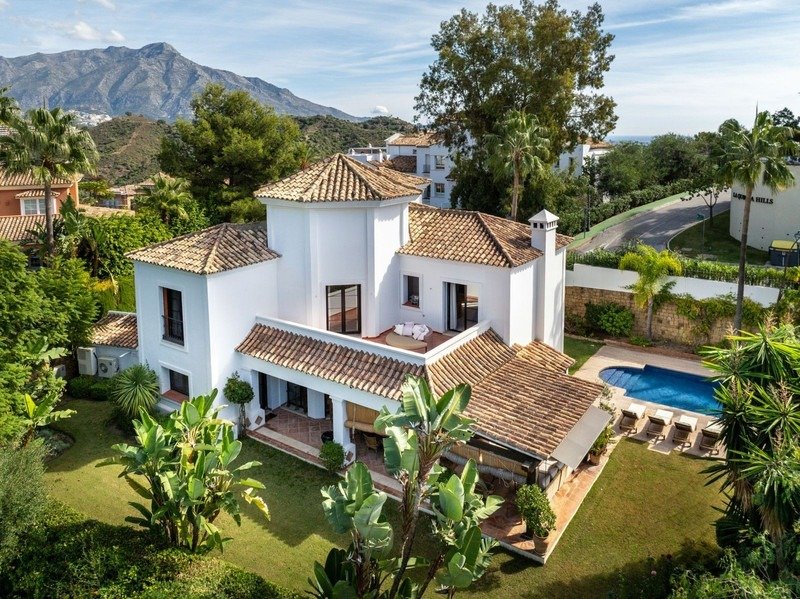 Villa in La Quinta, Benahavis, Andalusia 2 - 17866459