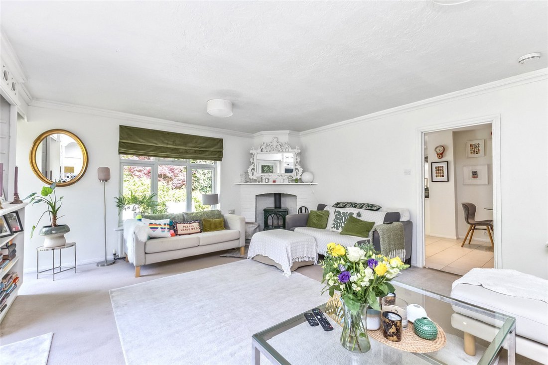 House in Headley Down, England 5 - 17860950