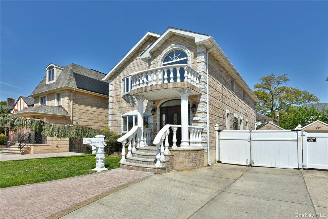 House in New York, New York, United States 2 - 17864460