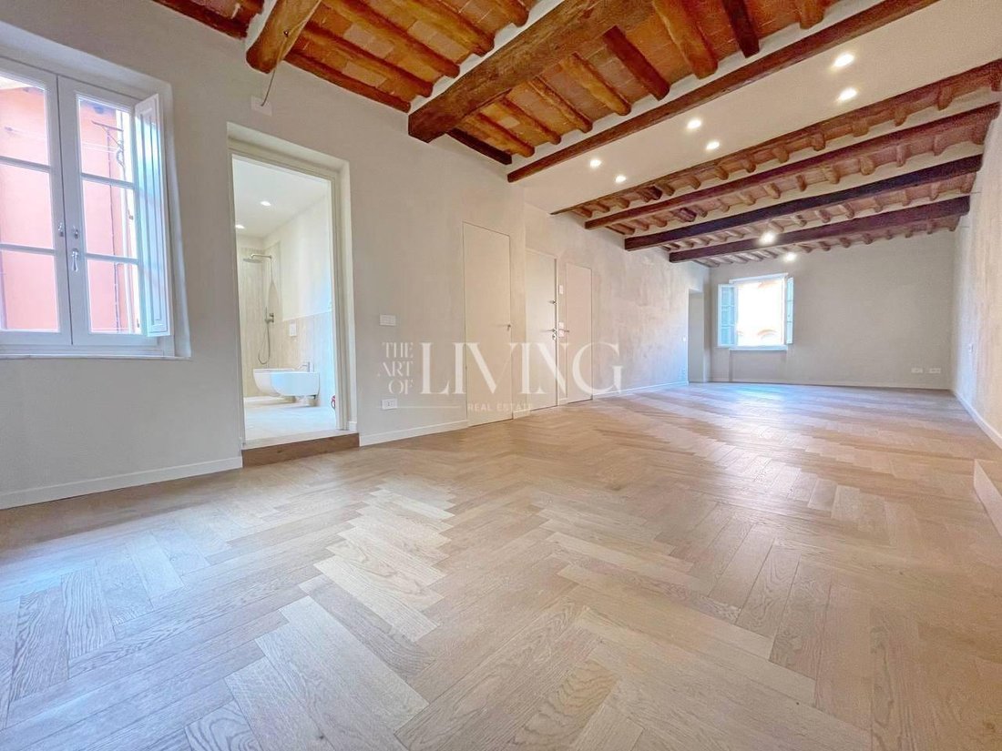 Apartment in Historic Center, Lucca, Tuscany 1 - 17862178