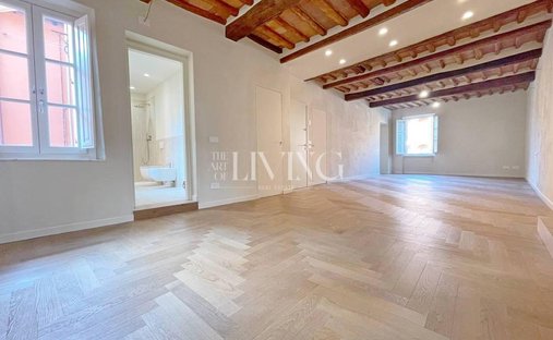 Apartment in Historic Center, Lucca, Tuscany 1