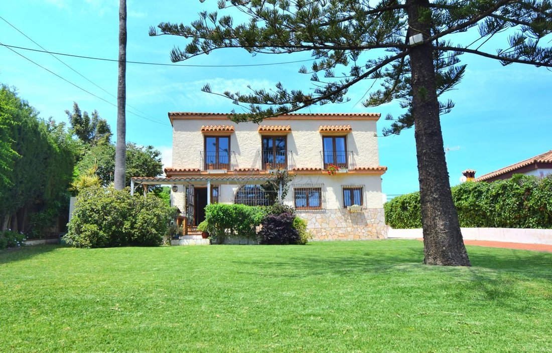 Villa in Los Barrios, Andalusia, Spain 1 - 17849514