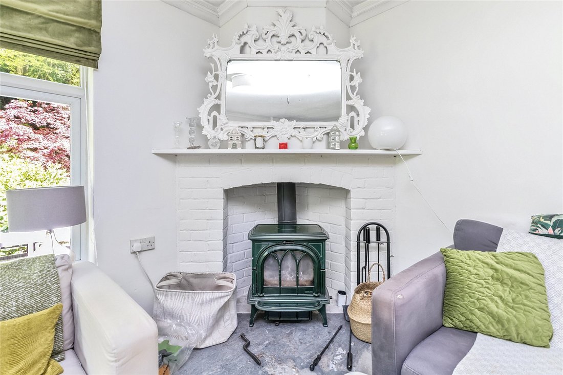 House in Headley Down, England 4 - 17860950