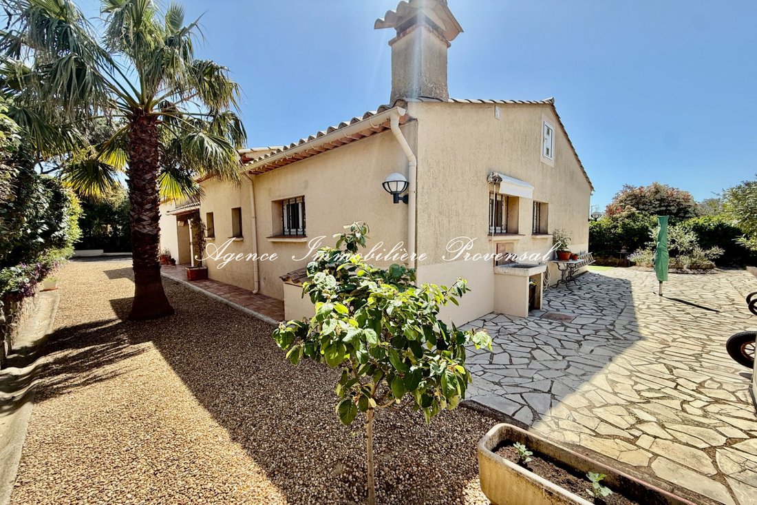 Villa in Ville-Les Saquedes-Le Bouillonnet, Sainte-Maxime, France 4 - 17727339