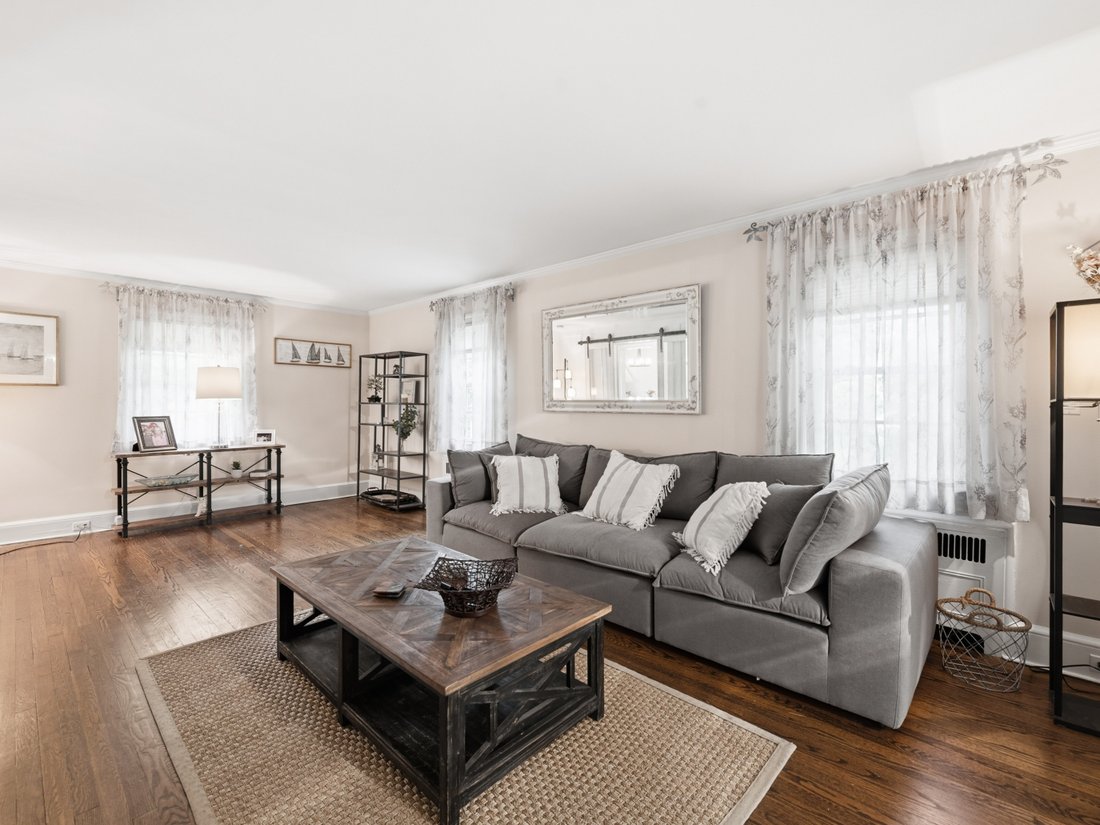 House in Port Washington, New York, United States 3 - 17857018