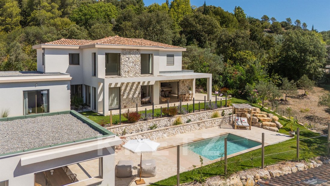 House in Greoux-les-Bains, Provence-Alpes-Côte d'Azur, France 2 - 17867266