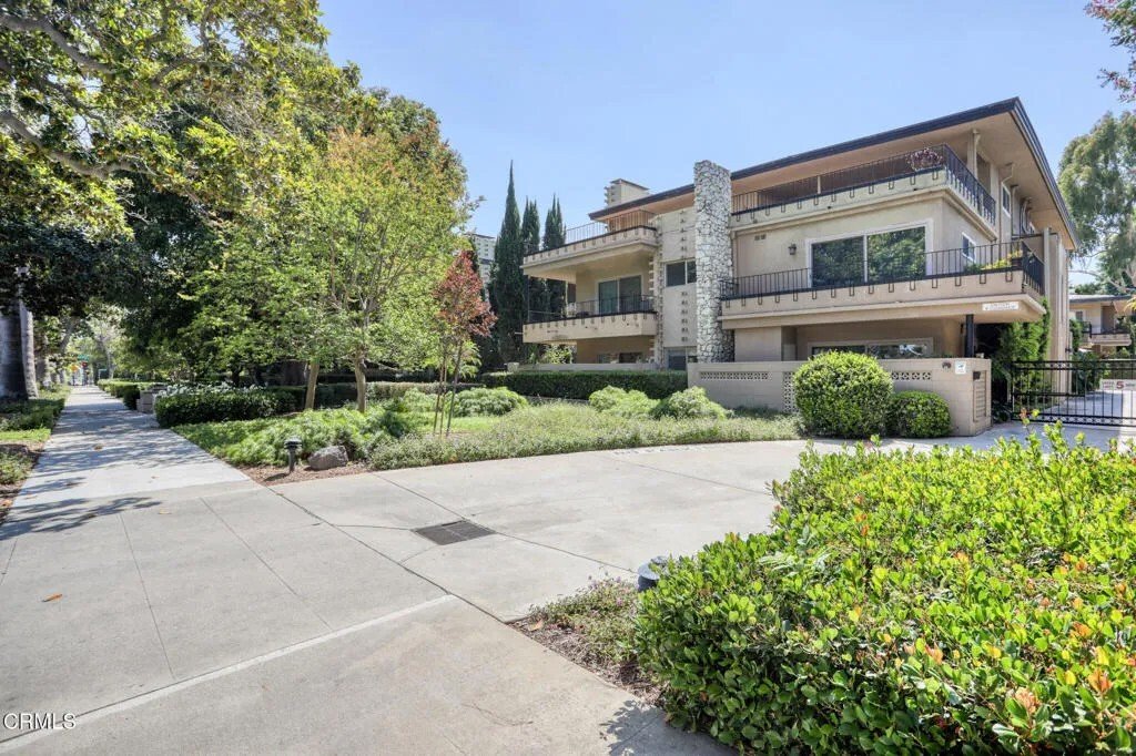 Condo in Altadena, California, United States 2 - 17869398