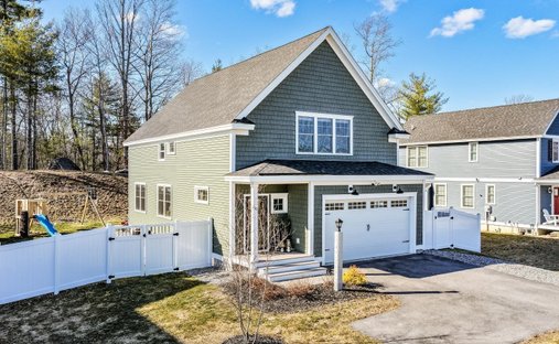 House in Londonderry, New Hampshire, United States 1