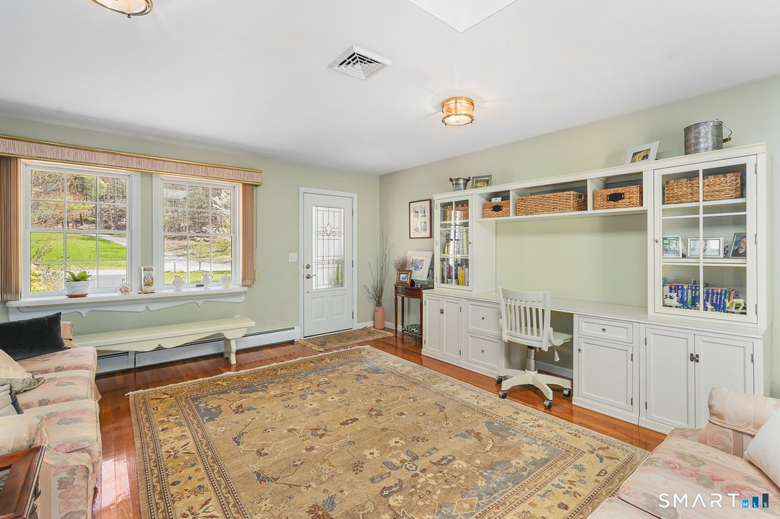 House in Killingly, Connecticut, United States 4 - 17867047