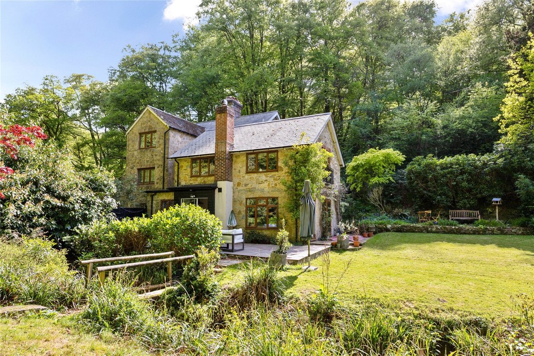 Haus in Headley, England 1 - 17860950