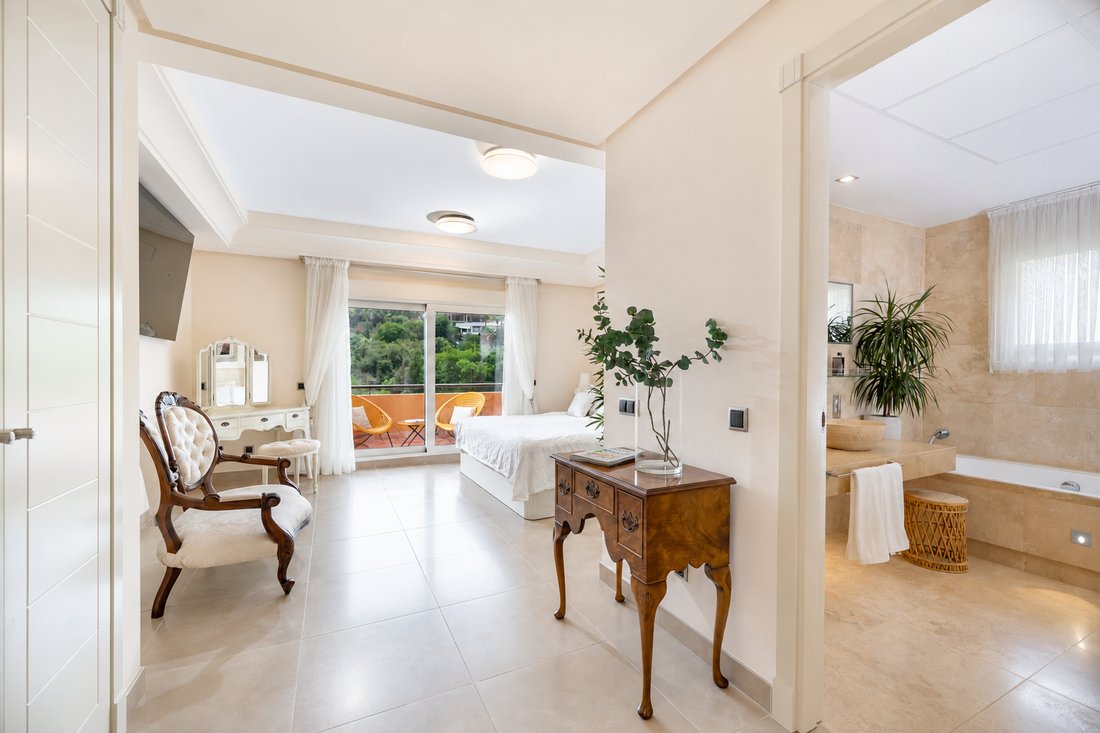 Apartment in Sotogrande, San Roque, Andalusia 4 - 17802140