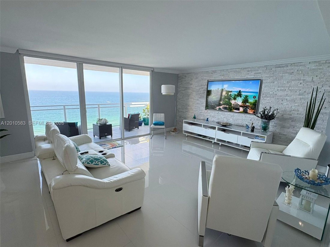 Condo in Hallandale Beach, Florida, United States 1 - 17864840