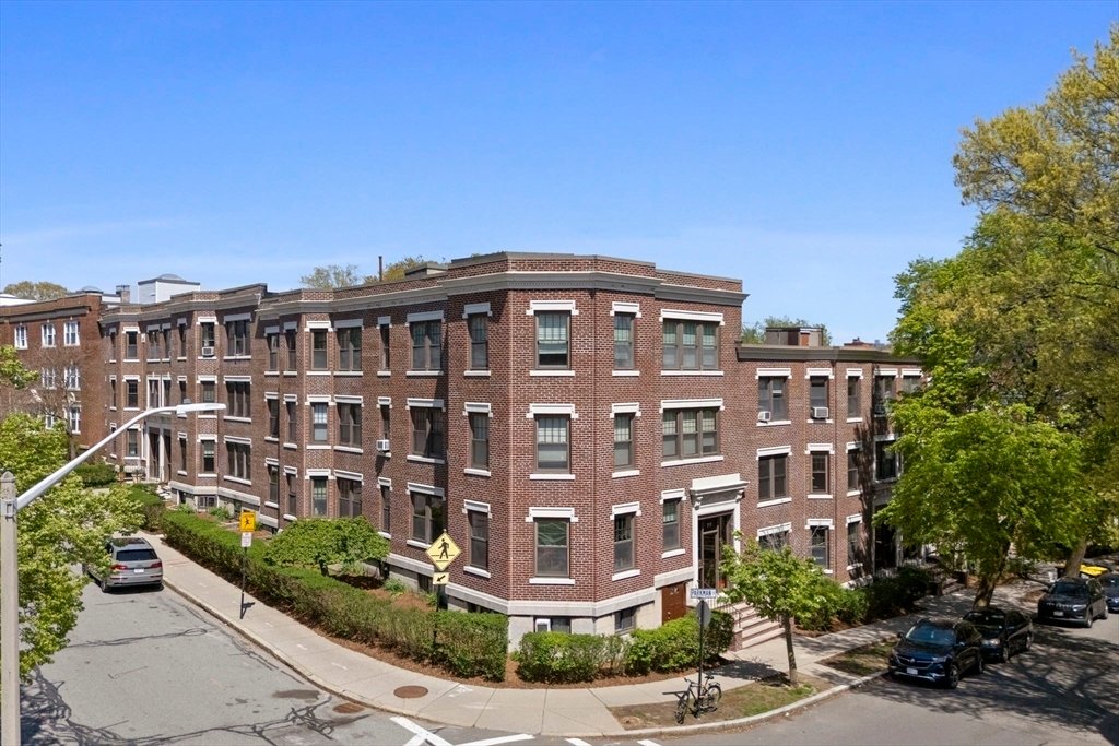 Condo in Brookline, Massachusetts, United States 1 - 17863569