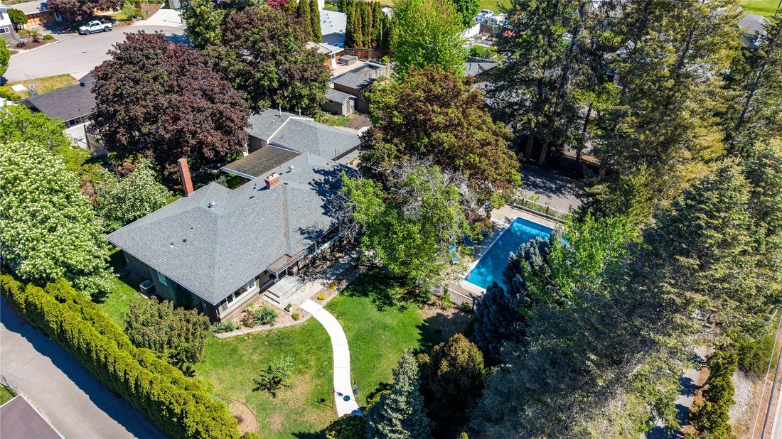 House in Penticton, British Columbia, Canada 3 - 17864708