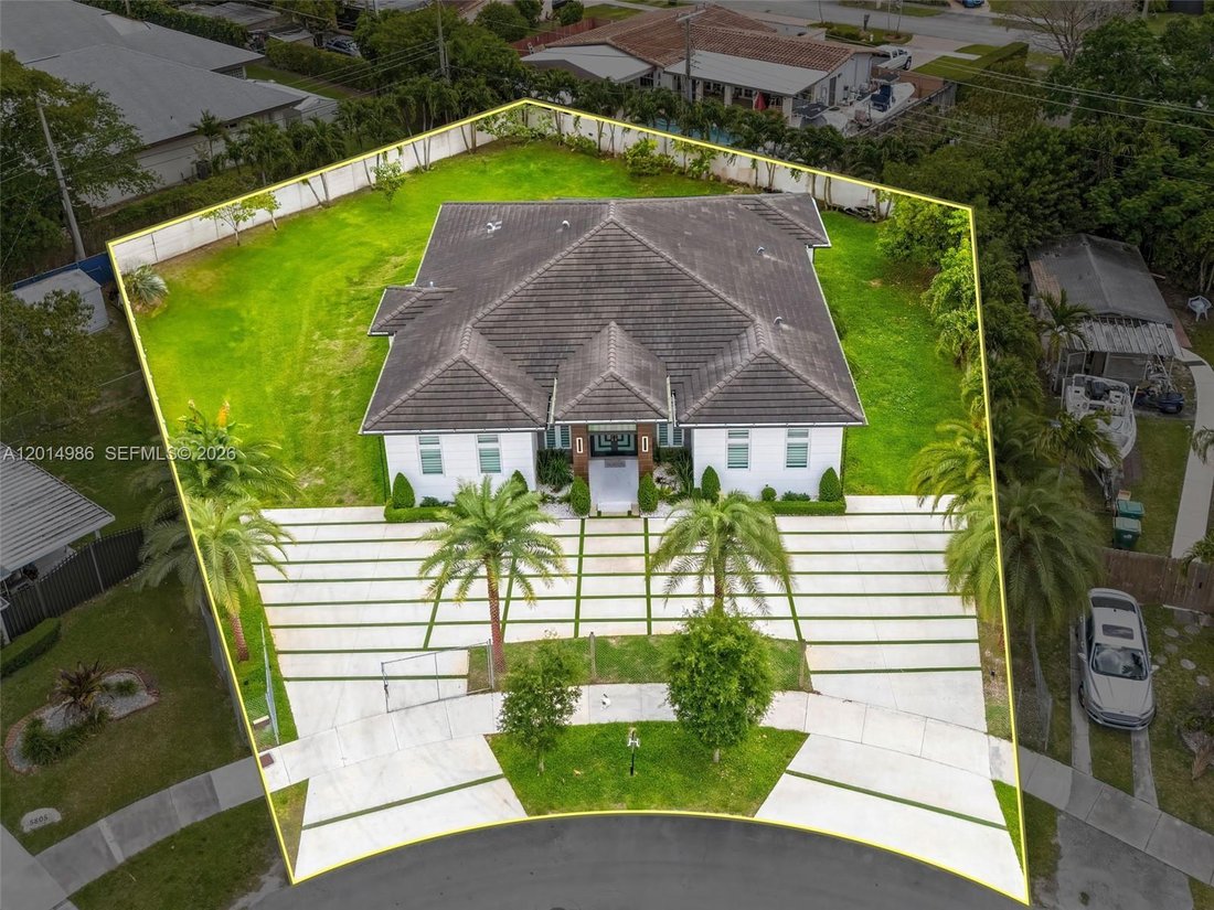 House in Miami, Florida, United States 2 - 17864873