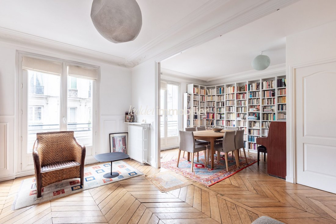 Apartment in Amiraux-Simplon-Poissonniers, Paris 18e Arrondissement, Paris 2 - 17868806