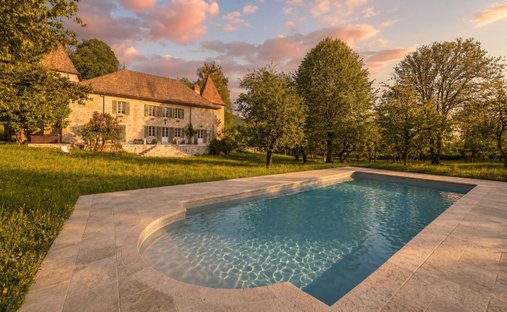 Casa a Montanges, Auvergne-Rodano-Alpi, Francia 1
