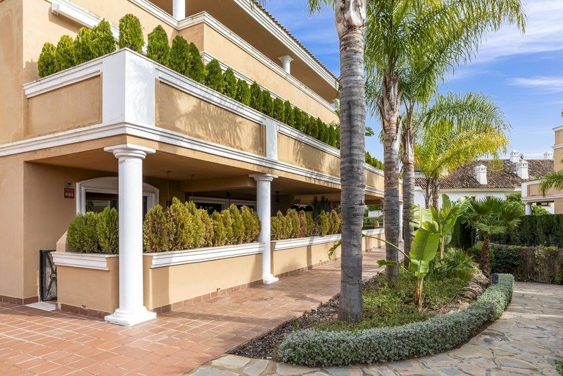 Apartment in Puerto Banus, Marbella, Spain 4 - 17866474