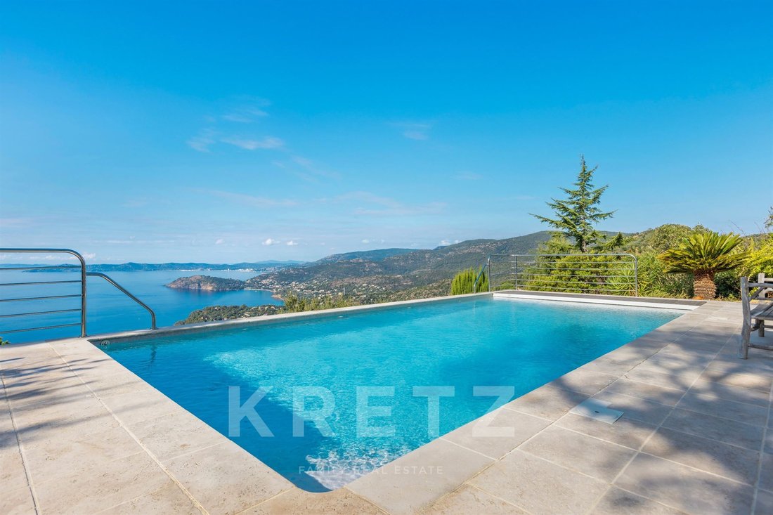 House in Rayol-Canadel-sur-Mer, Provence-Alpes-Côte d'Azur, France 2 - 17867309