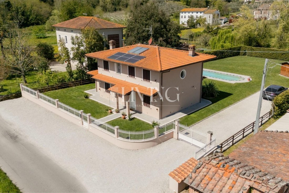 Villa in Compitese, Capannori, Tuscany 1 - 17862160
