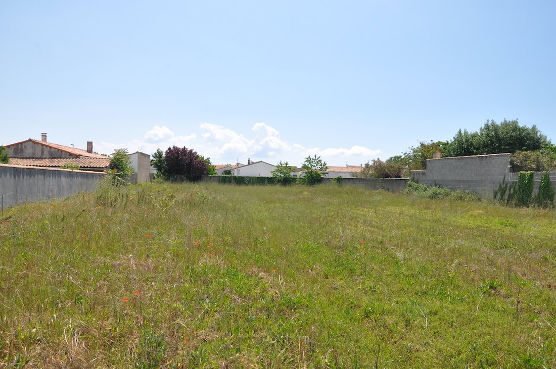 Land in Sainte-Marie-de-Ré, Nouvelle-Aquitaine, France 1 - 17865246