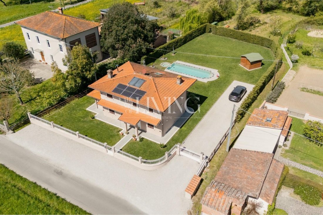 Villa in Compitese, Capannori, Tuscany 3 - 17862160