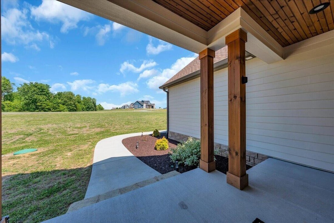 House in South Pittsburg, Tennessee, United States 3 - 17861597
