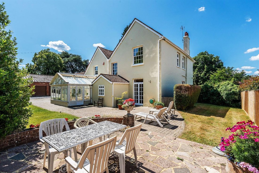 House in Great Bookham, England 4 - 17864259