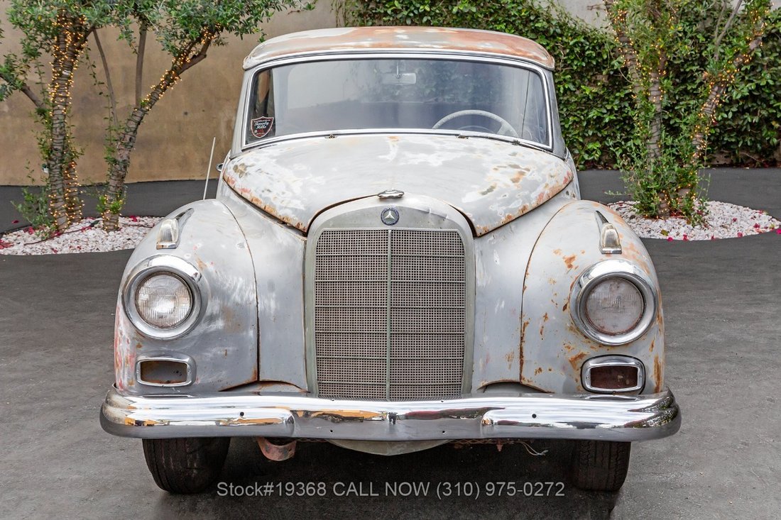 Mercedes-Benz 300D Adenauer in Los Angeles, CA 2 - 17862943