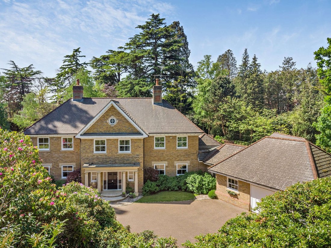 House in Ascot, England 1 - 17670322
