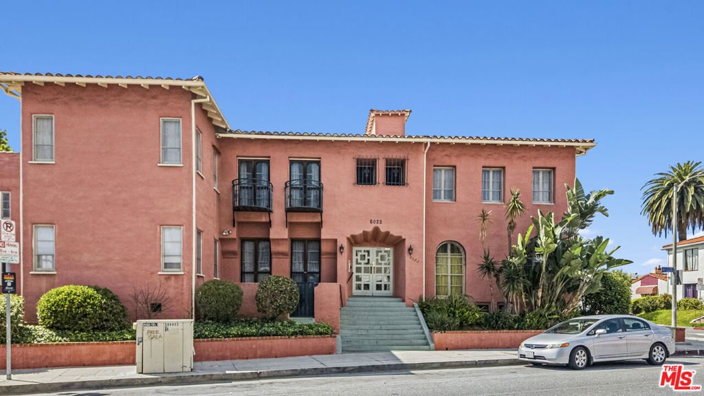 Los Angeles, California, United States 3 - 17865040