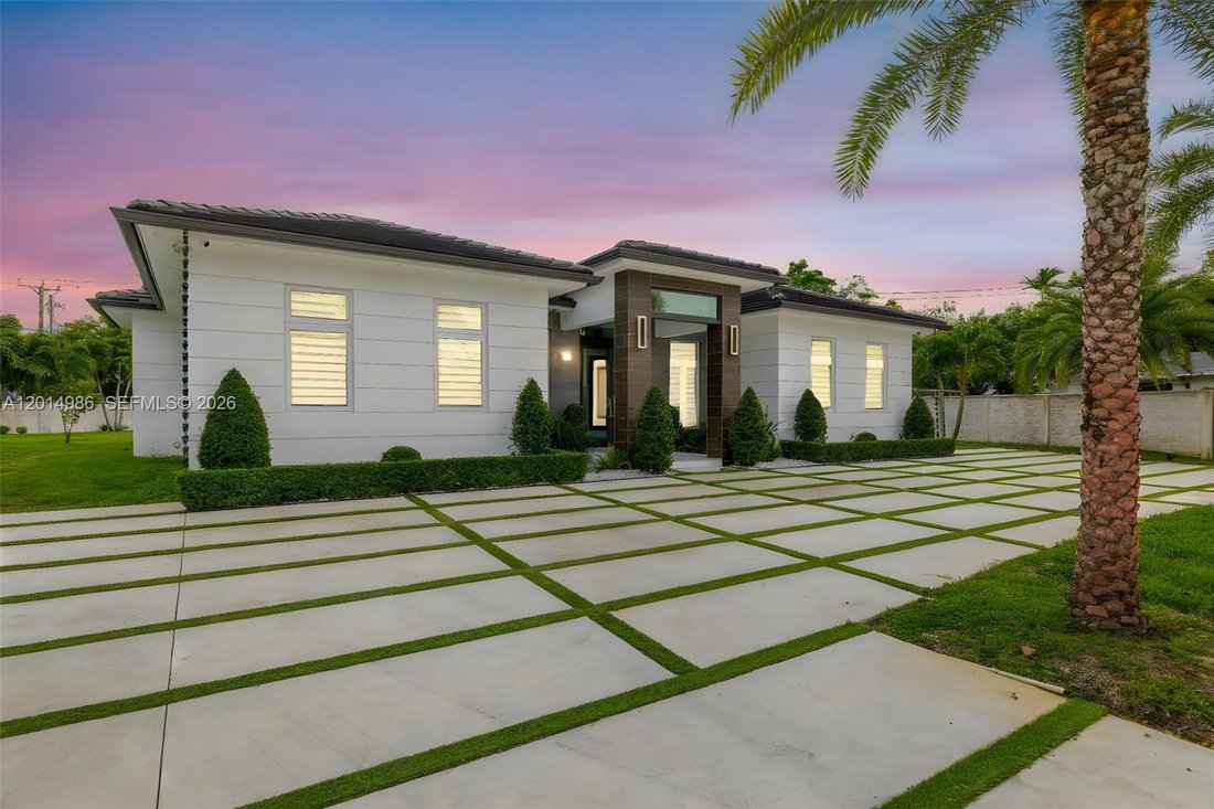 House in Miami, Florida, United States 1 - 17864873