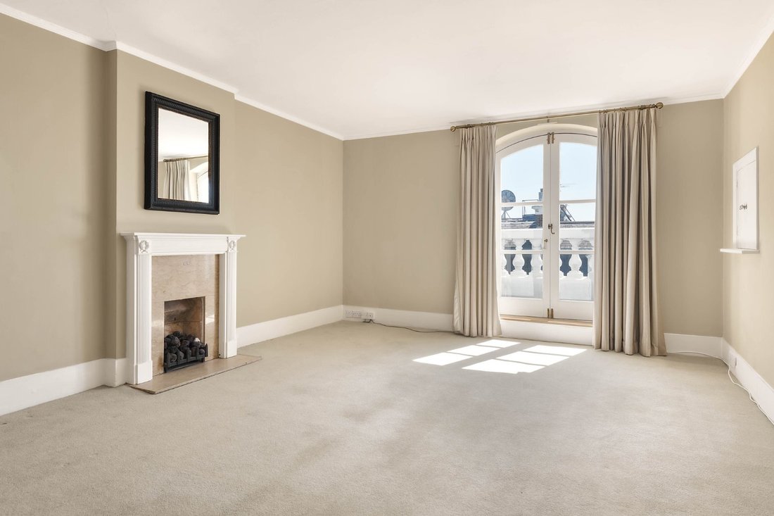Apartment in Campden Hill, Kensington And Chelsea, England 2 - 17860920