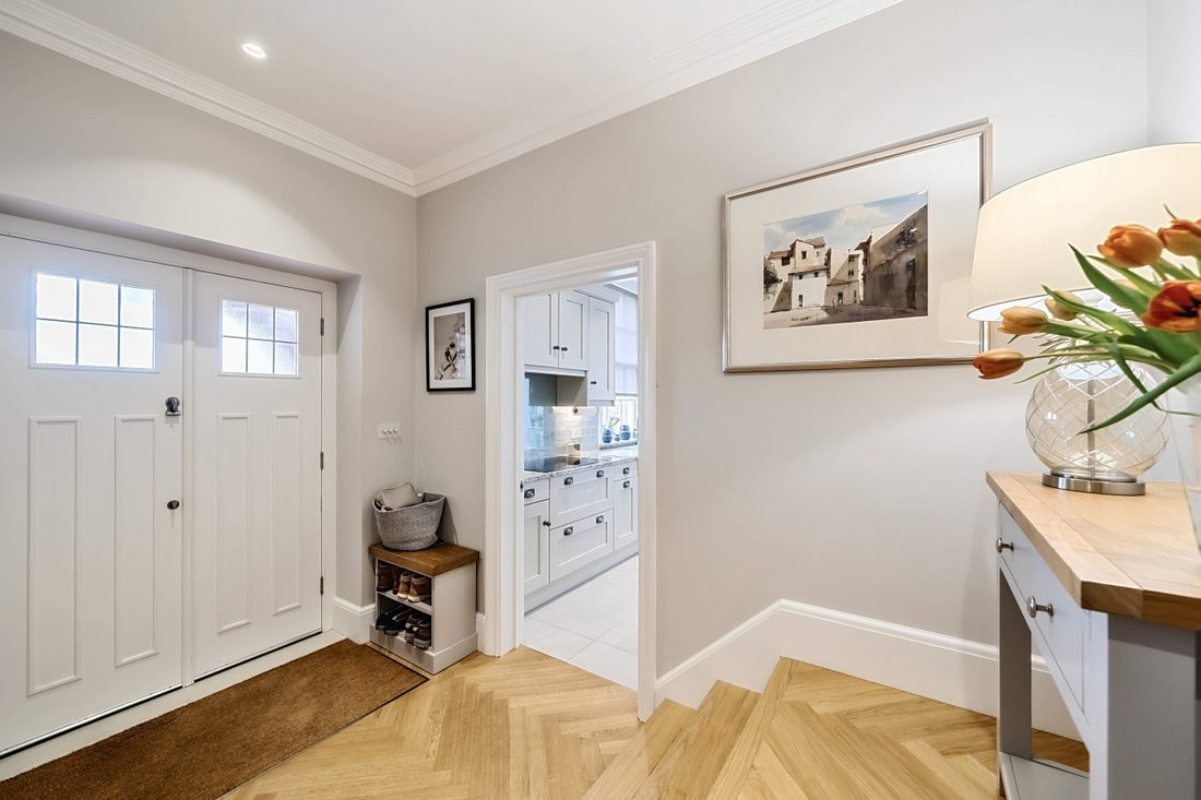 House in Barnet, England 3 - 16825047