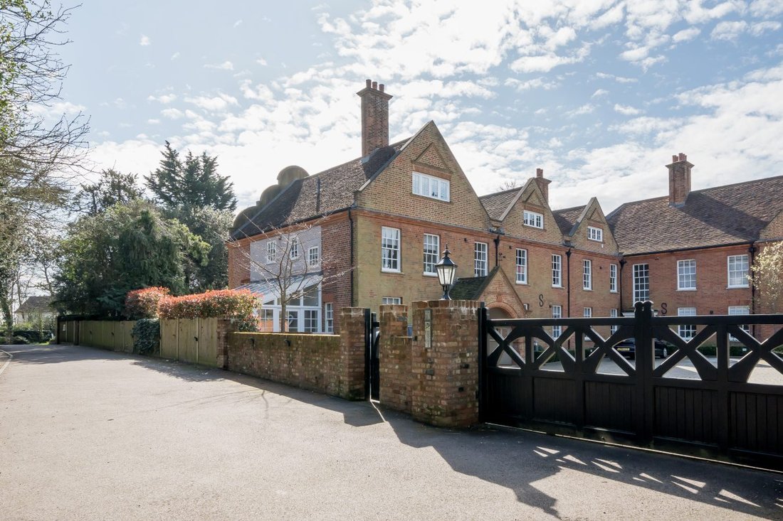 House in Barnet, England 2 - 16825047