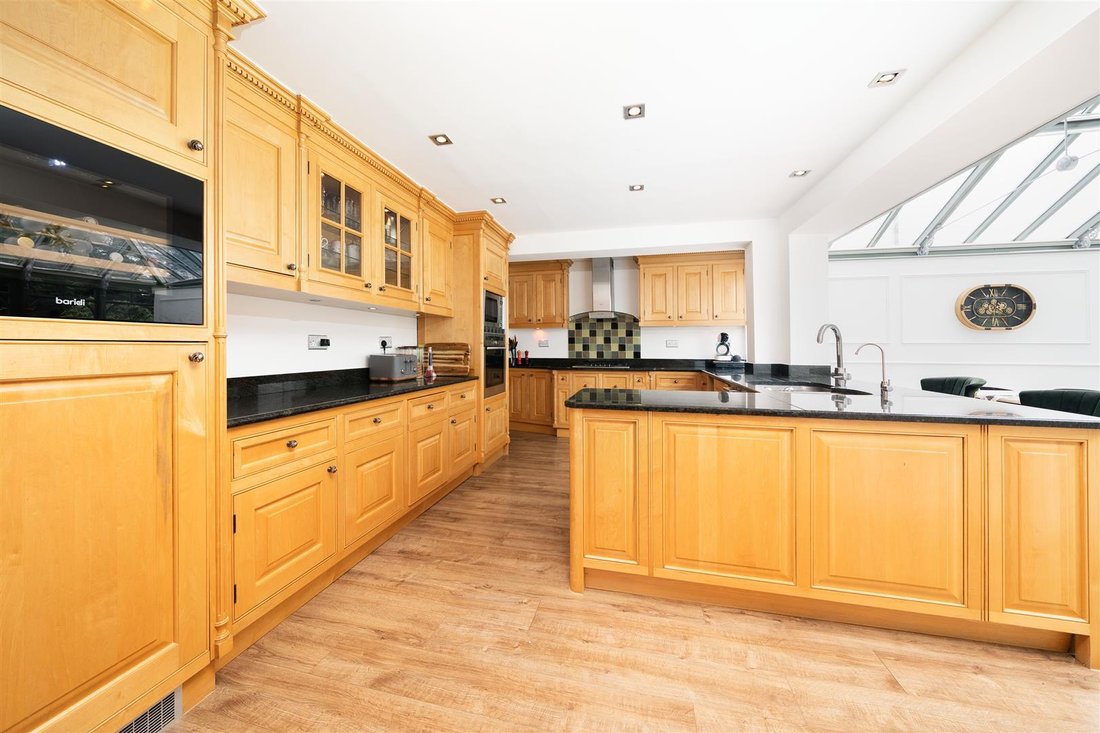 House in Edgware, Barnet, England 5 - 17860857